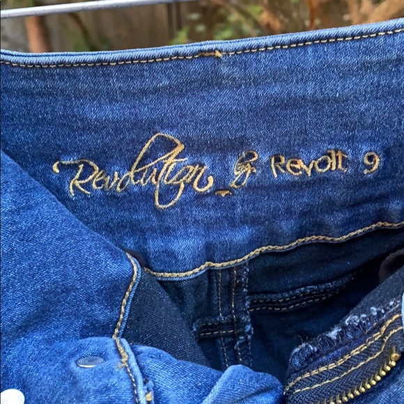 Shorts - Picture 3 of 4